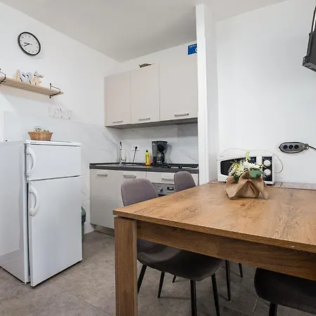 Mladen In Cervar-port With Balcony & Wifi Apartment *